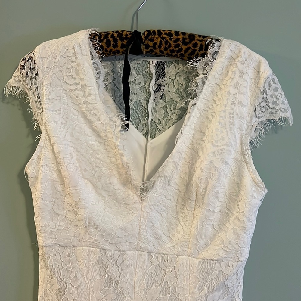 Woman’s white dress size large